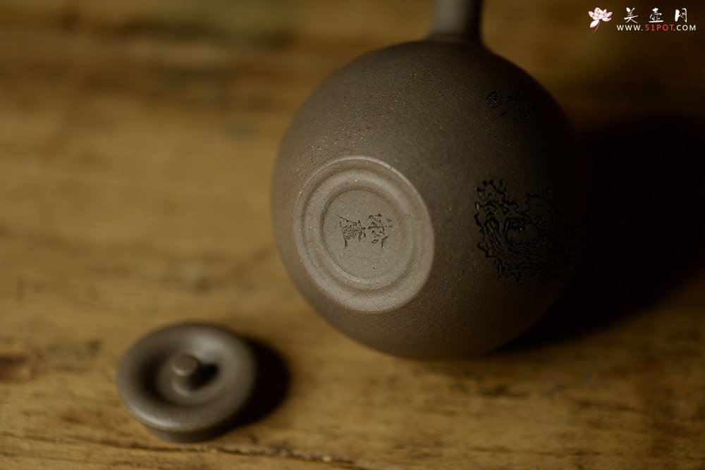 紫砂壶图片：淞庐原创设计  静品佳味~ 全手唐韵急须 文气十足 国助文涛装饰 - 宜兴紫砂壶网