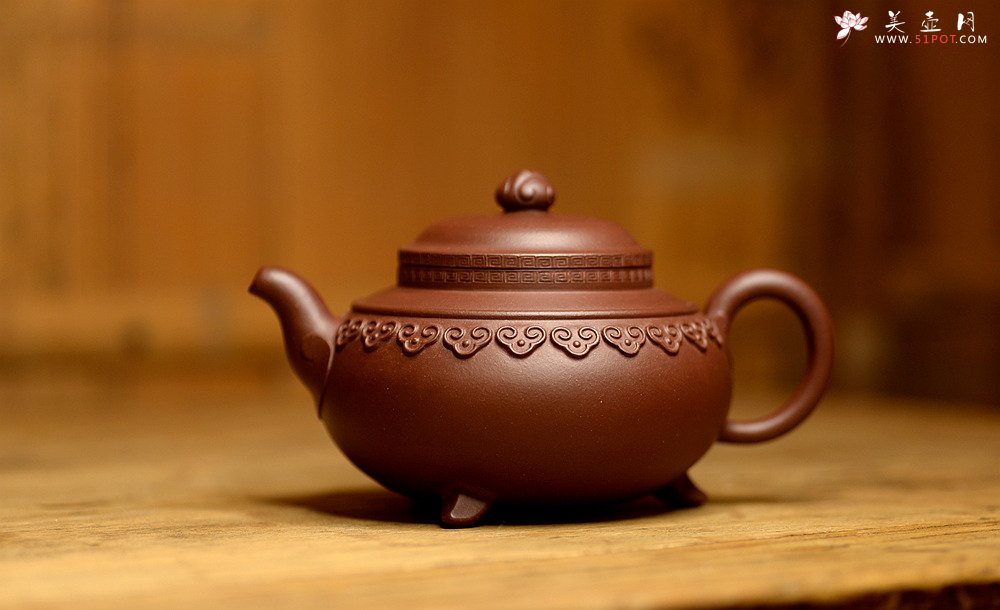 紫砂壶图片：雄浑凝练 精神气韵 扛鼎之作 全手大云肩如意 - 宜兴紫砂壶网