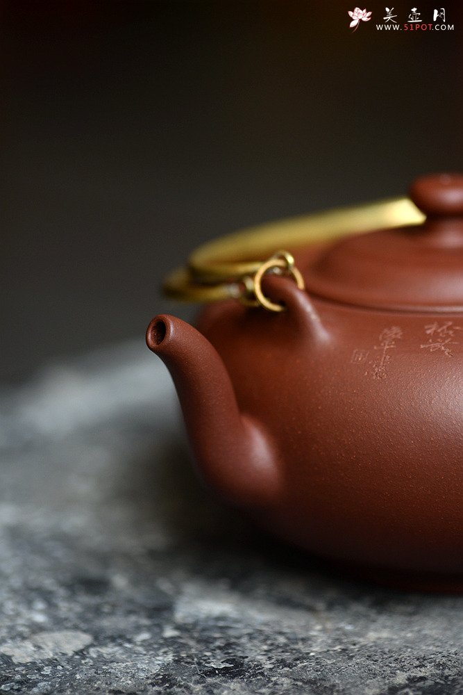 紫砂壶图片：詹黎明经典代表作 全手大吉 中书协王俊平装饰 全手大品壶难度极大 - 宜兴紫砂壶网