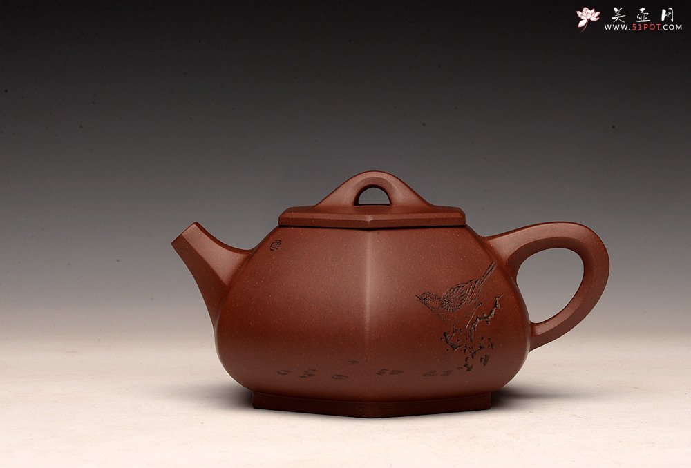 紫砂壶图片：何卫枫全手作品 陆轶舟文气装饰 别具一格 全手六方石瓢 挺拔有力 - 宜兴紫砂壶网