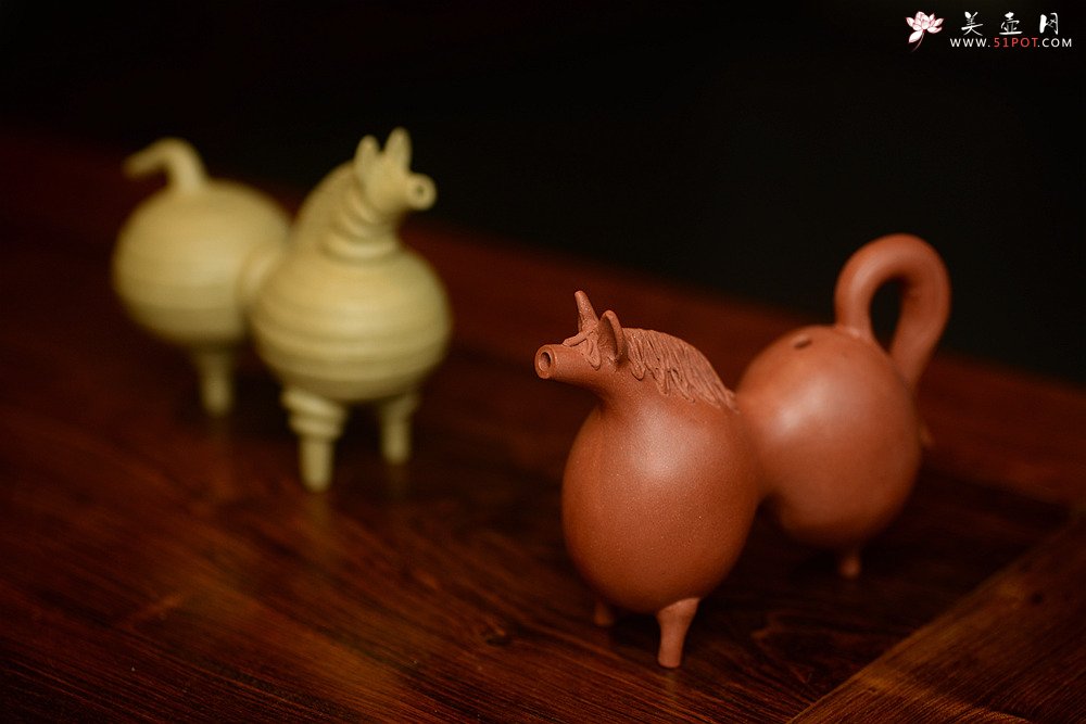 紫砂壶图片：施奇华特色文房茶宠 全手工马 颇有玩味~ - 宜兴紫砂壶网