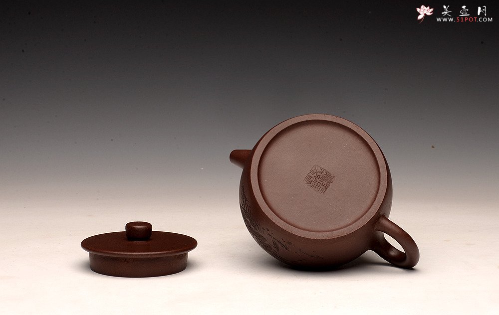 紫砂壶图片：张听钢装饰 刻绘老辣 全手桑扁 器型端正 耐品实用 - 宜兴紫砂壶网