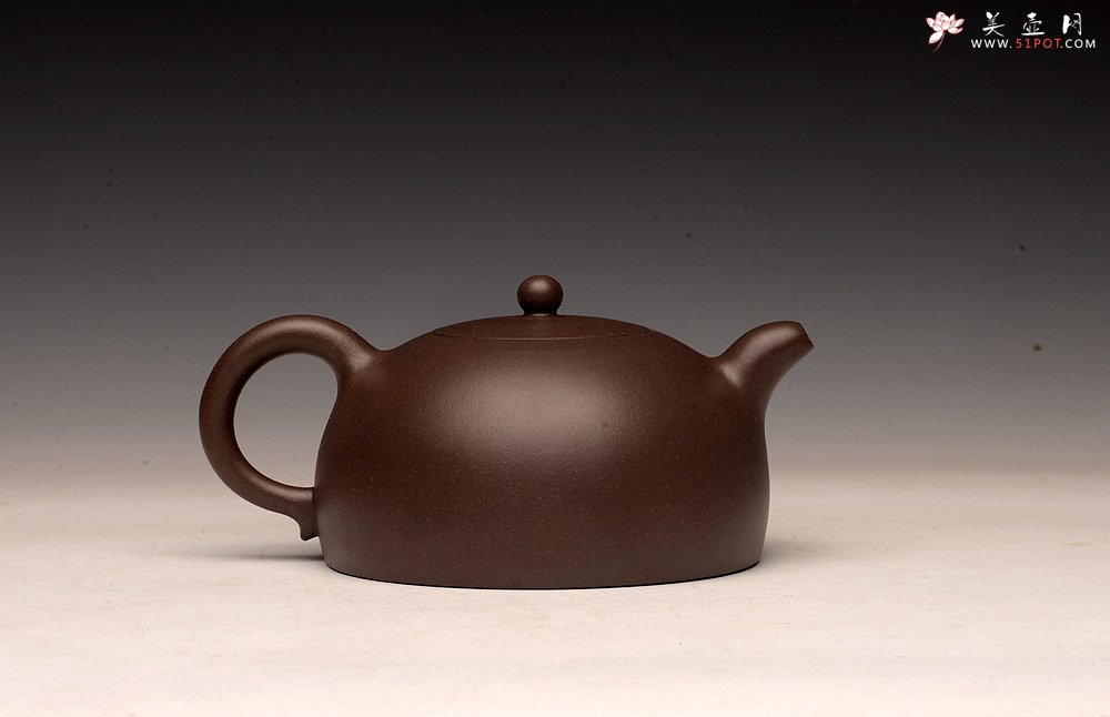 紫砂壶图片：俏然可人 嵌盖难度大 器形周正耐品 全手小半月 - 宜兴紫砂壶网