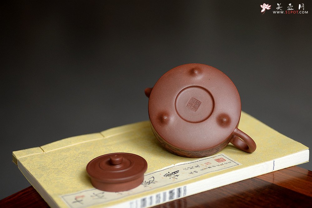 紫砂壶图片：通景山水之周盘 - 宜兴紫砂壶网