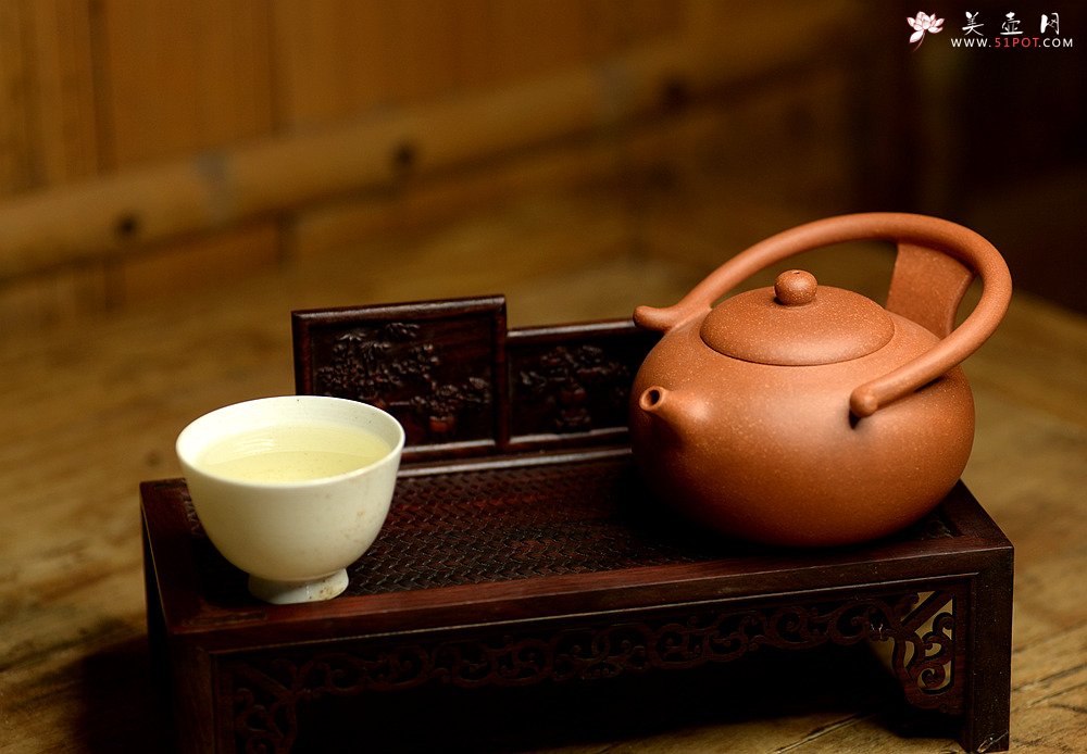 紫砂壶图片：潘小东新品 全手明韵 造型新颖 原矿老段泥 - 宜兴紫砂壶网