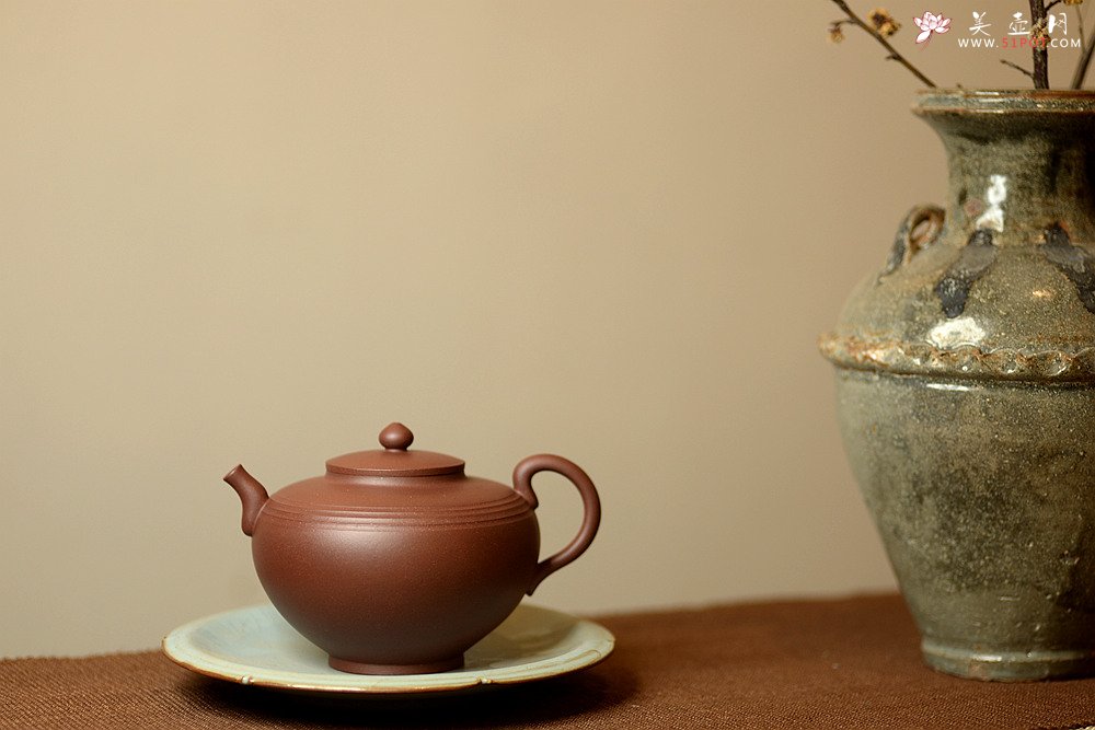 紫砂壶图片：古朴大气~ 于洪霞老师精心之作 全手汉韵套组~ 饱满俊雅 - 宜兴紫砂壶网