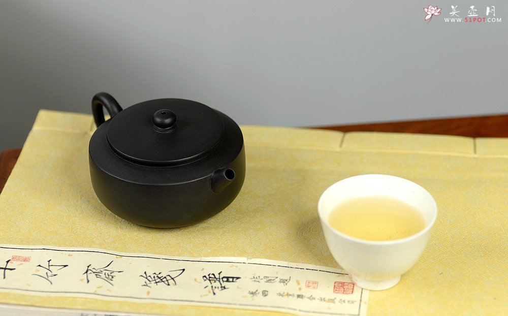 紫砂壶图片：美壶特惠 全手怀璧 古朴拙雅 - 宜兴紫砂壶网