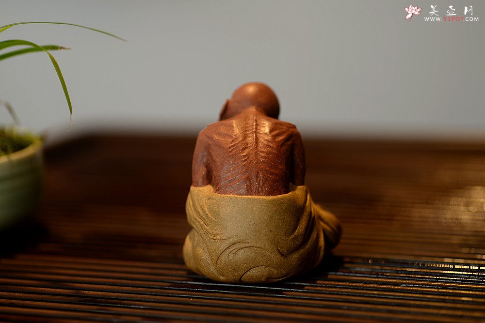 紫砂壶图片：知足常乐 笑口常开 全手雕塑 栩栩如生 喜庆罗汉 - 宜兴紫砂壶网