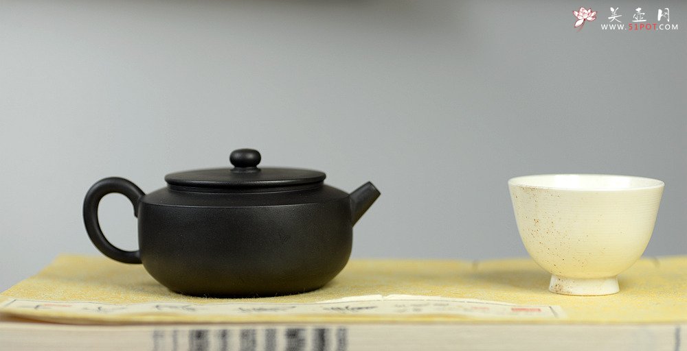 紫砂壶图片：美壶特惠 全手怀璧 古朴拙雅 - 宜兴紫砂壶网