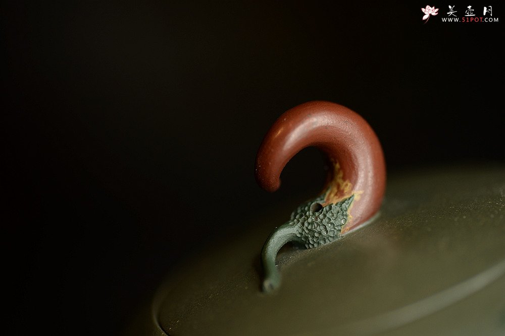 紫砂壶图片：原创作品 孙伟强张新亚合作 辣椒 红红火火 贴叶精湛细腻 - 宜兴紫砂壶网