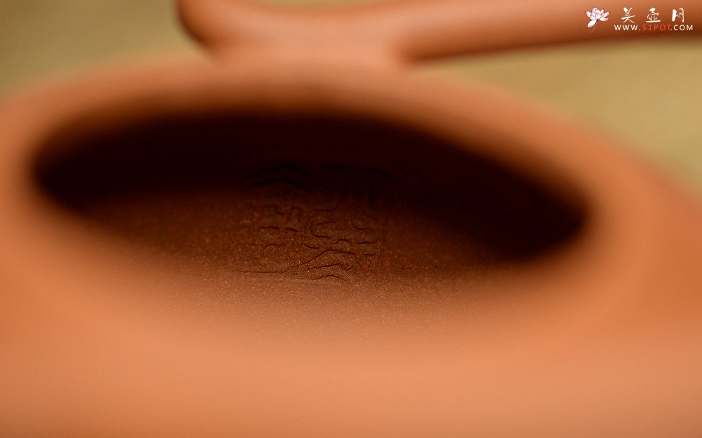 紫砂壶图片：潘小东新品 全手明韵 造型新颖 原矿老段泥 - 宜兴紫砂壶网