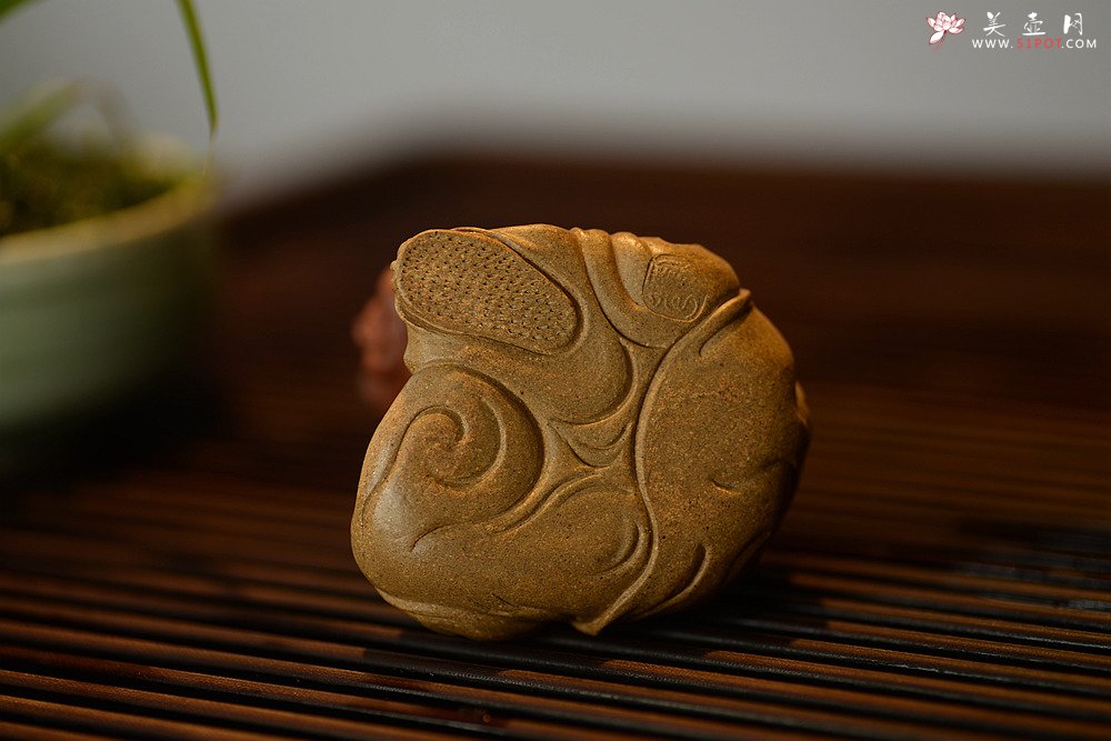 紫砂壶图片：知足常乐 笑口常开 全手雕塑 栩栩如生 喜庆罗汉 - 宜兴紫砂壶网