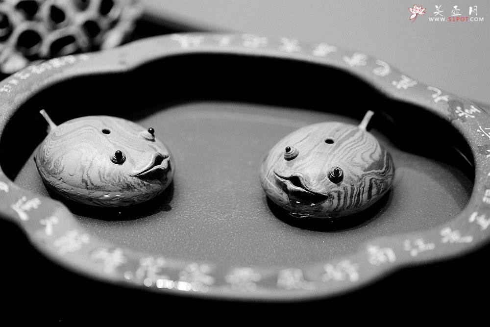 紫砂壶图片：施奇华特色全手茶宠 夏日风情 全手七彩鱼 茶盘尤物 - 宜兴紫砂壶网