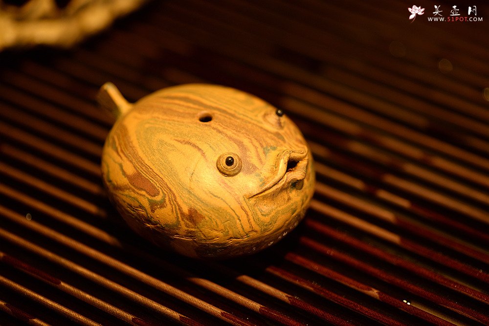 紫砂壶图片：施奇华特色全手茶宠 夏日风情 全手七彩鱼 茶盘尤物 - 宜兴紫砂壶网