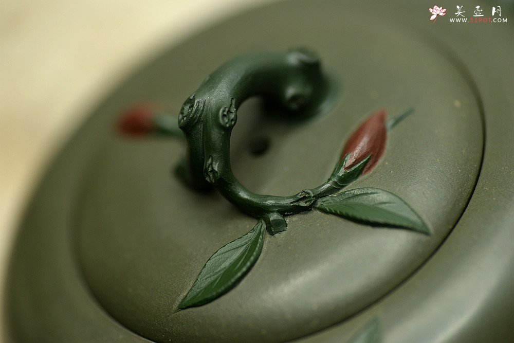 紫砂壶图片：原创作品 孙伟强张新亚合作 映山红 别有风韵~贴叶精湛 - 宜兴紫砂壶网