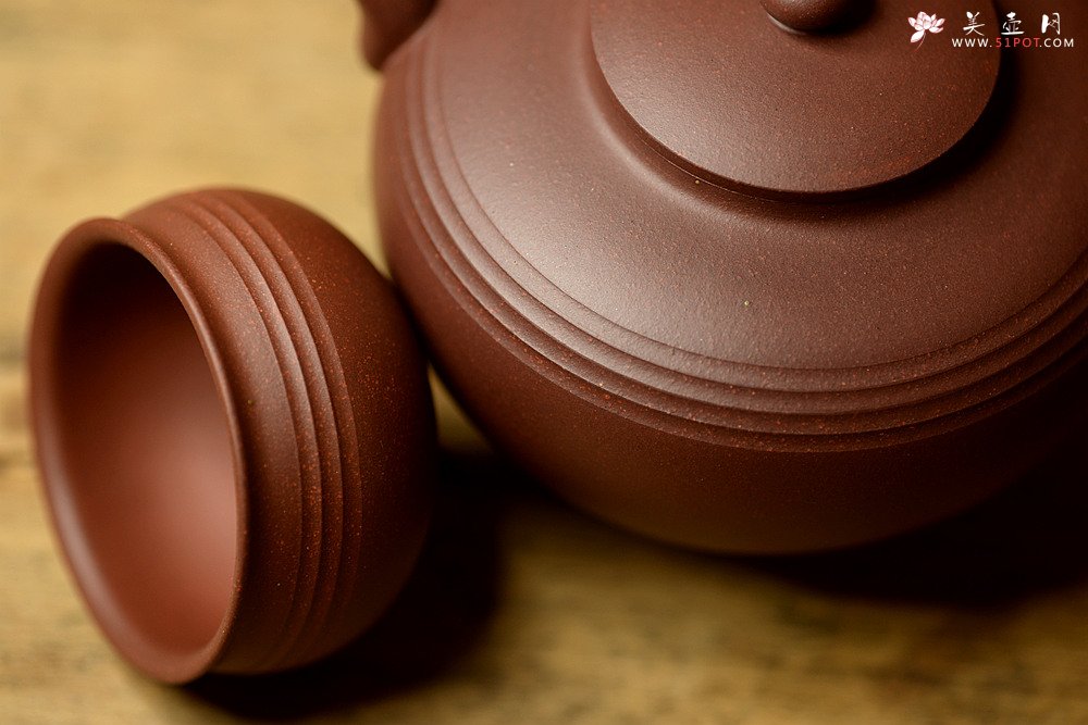 紫砂壶图片：古朴大气~ 于洪霞老师精心之作 全手汉韵套组~ 饱满俊雅 - 宜兴紫砂壶网