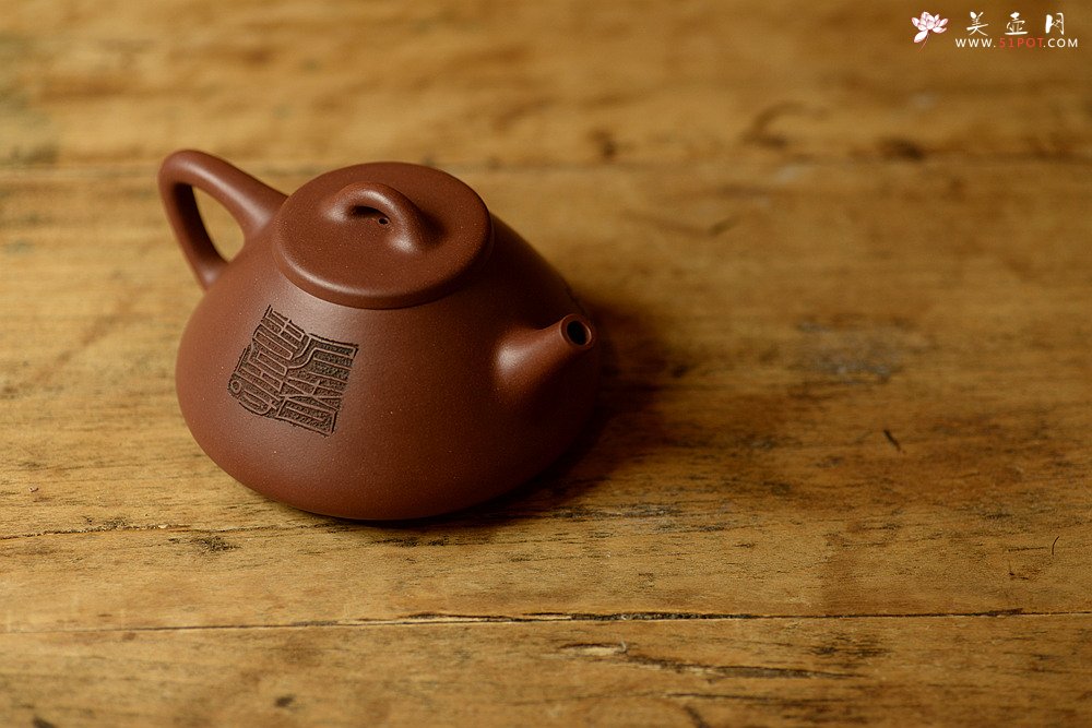 紫砂壶图片：吴杰摹古之全手子冶石瓢 墨生装饰 器形端正~ 骨肉均挺 - 宜兴紫砂壶网