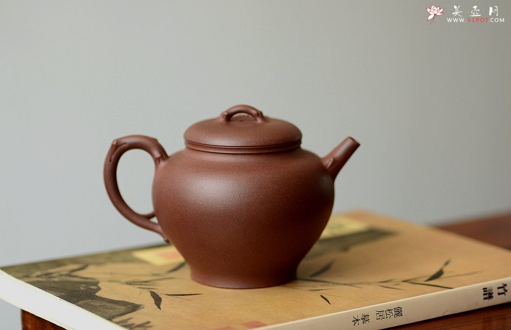 紫砂壶图片：潘丹初原创‘秀气’系列之腊梅 纯净底槽青 朴实素雅 刚挺 - 宜兴紫砂壶网