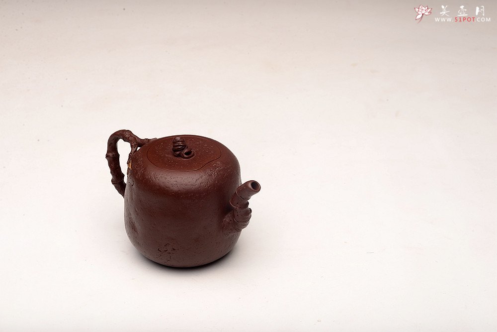 紫砂壶图片：潘丹初全手新作 泥‘玄’系列之玄石 古拙文气  石竹 峥嵘岁月 - 宜兴紫砂壶网