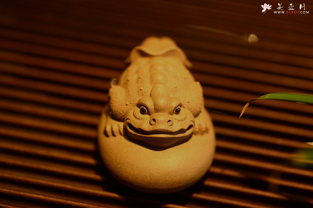 紫砂壶图片：金蟾 做工精致 栩栩如生 和气生财 茶盘尤物 - 宜兴紫砂壶网