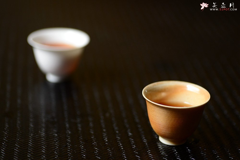 紫砂壶图片：定制精品 景德镇手工杯 柴烧自然落灰釉 每个不一样随机发货 - 宜兴紫砂壶网