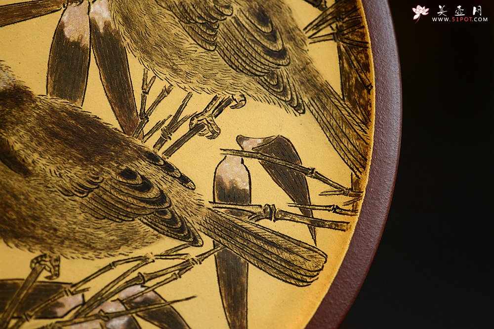 紫砂壶图片：宋画之清雅 张听刚精心之作 花鸟挂盘 文房雅物 传统紫砂着色 - 宜兴紫砂壶网