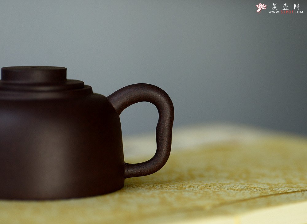 紫砂壶图片：美壶特惠 茶人最爱 造型新颖 有趣 双流井栏 - 宜兴紫砂壶网
