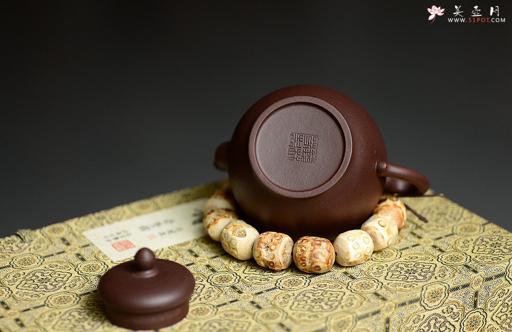 紫砂壶图片：钱琴芳全手新作 挺拔俊秀 韵味独特 汉风 经典作品 - 宜兴紫砂壶网