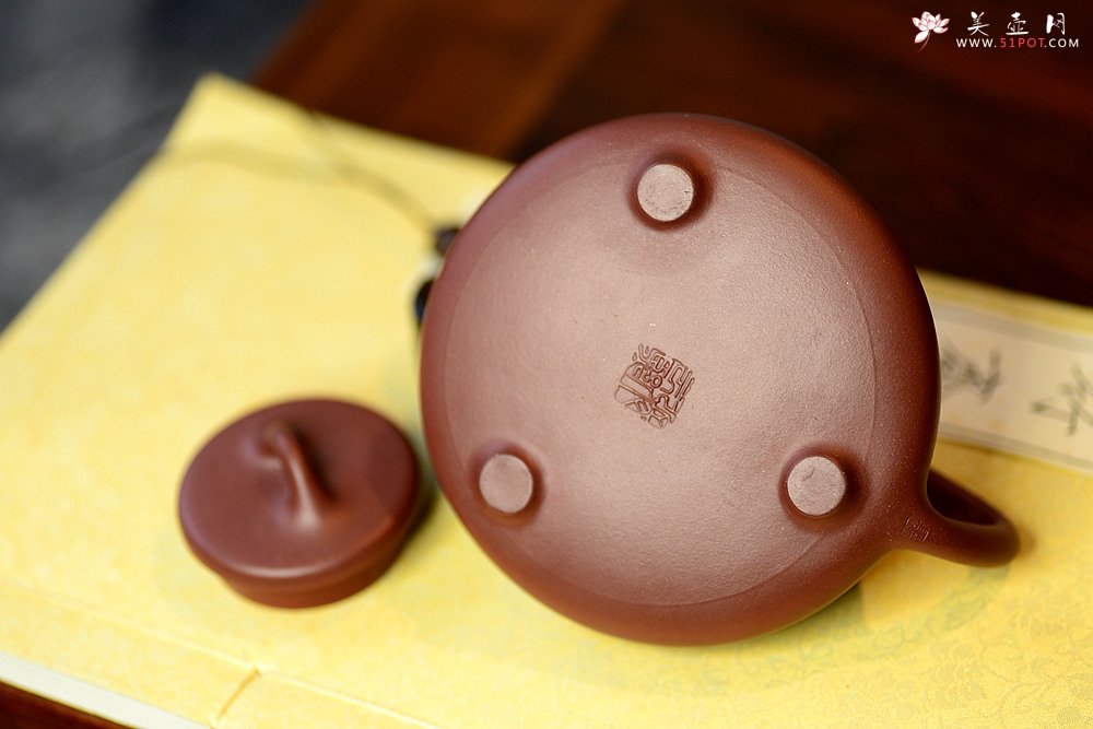 紫砂壶图片：张云熙精品装饰 油润老清水 子冶石瓢 挺拔清秀 有肉有骨 - 宜兴紫砂壶网