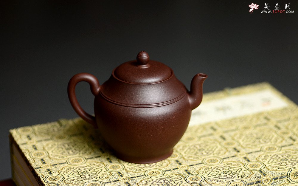 紫砂壶图片：钱琴芳全手新作 挺拔俊秀 韵味独特 汉风 经典作品 - 宜兴紫砂壶网