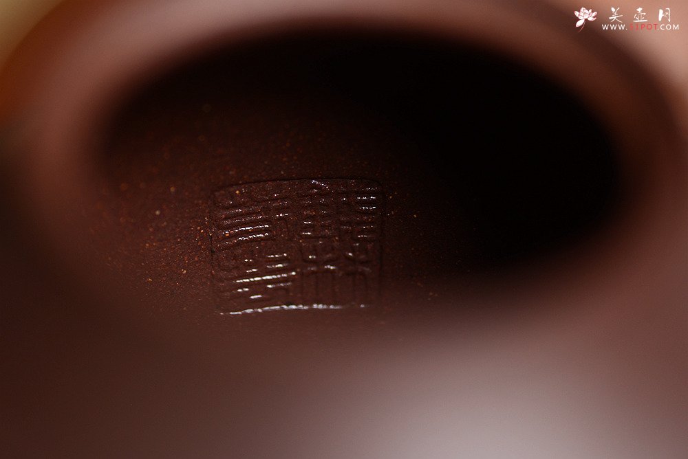 紫砂壶图片：钱琴芳全手新作 挺拔俊秀 韵味独特 汉风 经典作品 - 宜兴紫砂壶网