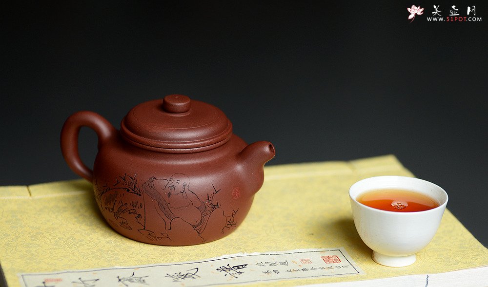 紫砂壶图片：静坐得幽趣 清游快此生 德钟 实用耐品 - 宜兴紫砂壶网