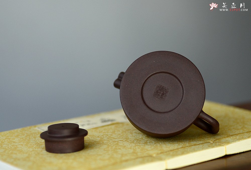 紫砂壶图片：美壶特惠 茶人最爱 造型新颖 有趣 双流井栏 - 宜兴紫砂壶网