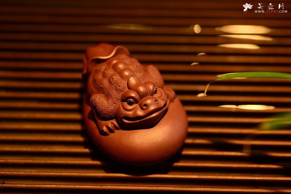 紫砂壶图片：金蟾 做工精致 栩栩如生 和气生财 茶盘尤物 - 宜兴紫砂壶网