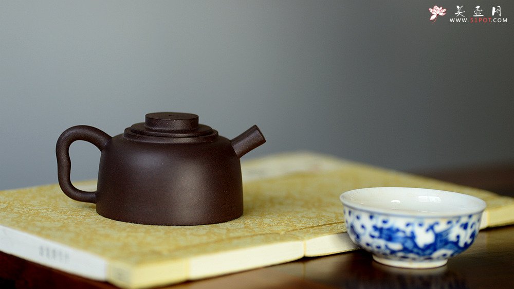 紫砂壶图片：美壶特惠 茶人最爱 造型新颖 有趣 双流井栏 - 宜兴紫砂壶网