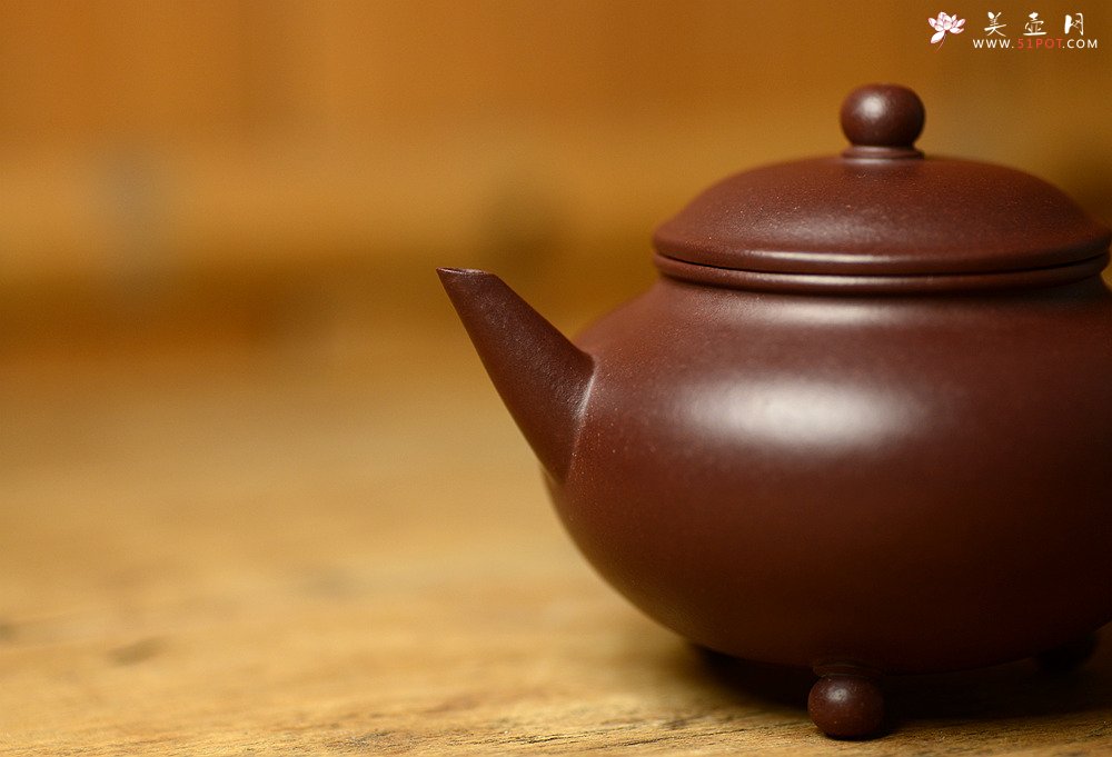 紫砂壶图片：美壶特惠 谭华斌精致作品 三足水平 圆润饱满 俊秀可爱 - 宜兴紫砂壶网