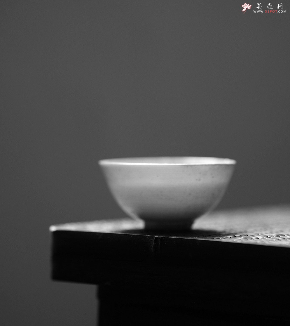 紫砂壶图片：定制精品 景德镇手工杯 柴烧自然落灰釉 每个不一样随机发货 - 宜兴紫砂壶网