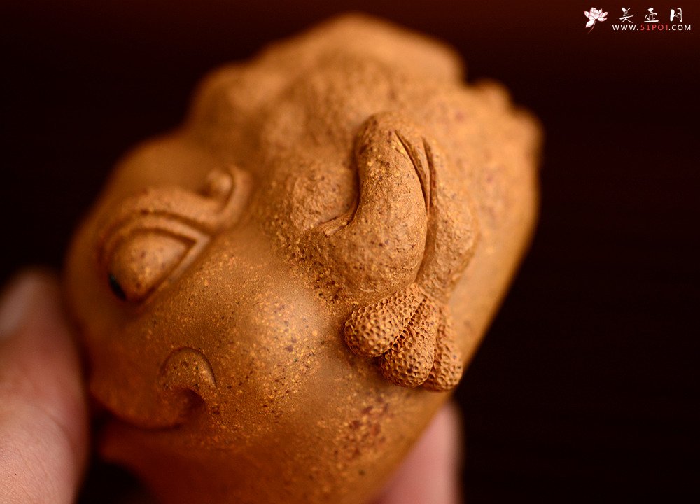 紫砂壶图片：李爱民精致茶宠 聚宝蟾 神态逼真 生动传神 招财纳福  - 宜兴紫砂壶网