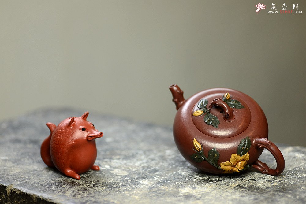 紫砂壶图片：贴叶精彩 细品 传统花货 花语喜悦 栀子花开 原创作品 孙伟强张新亚合作 - 宜兴紫砂壶网