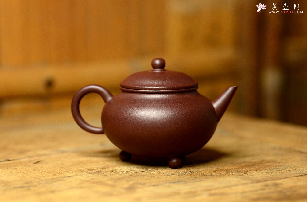 紫砂壶图片：美壶特惠 谭华斌精致作品 三足水平 圆润饱满 俊秀可爱 - 宜兴紫砂壶网