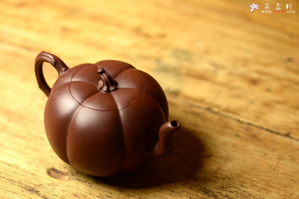 紫砂壶图片：顾正芳乙未年新品 饱满丰润 灵韵秀雅 全手筋纹南瓜 田园清趣 - 宜兴紫砂壶网