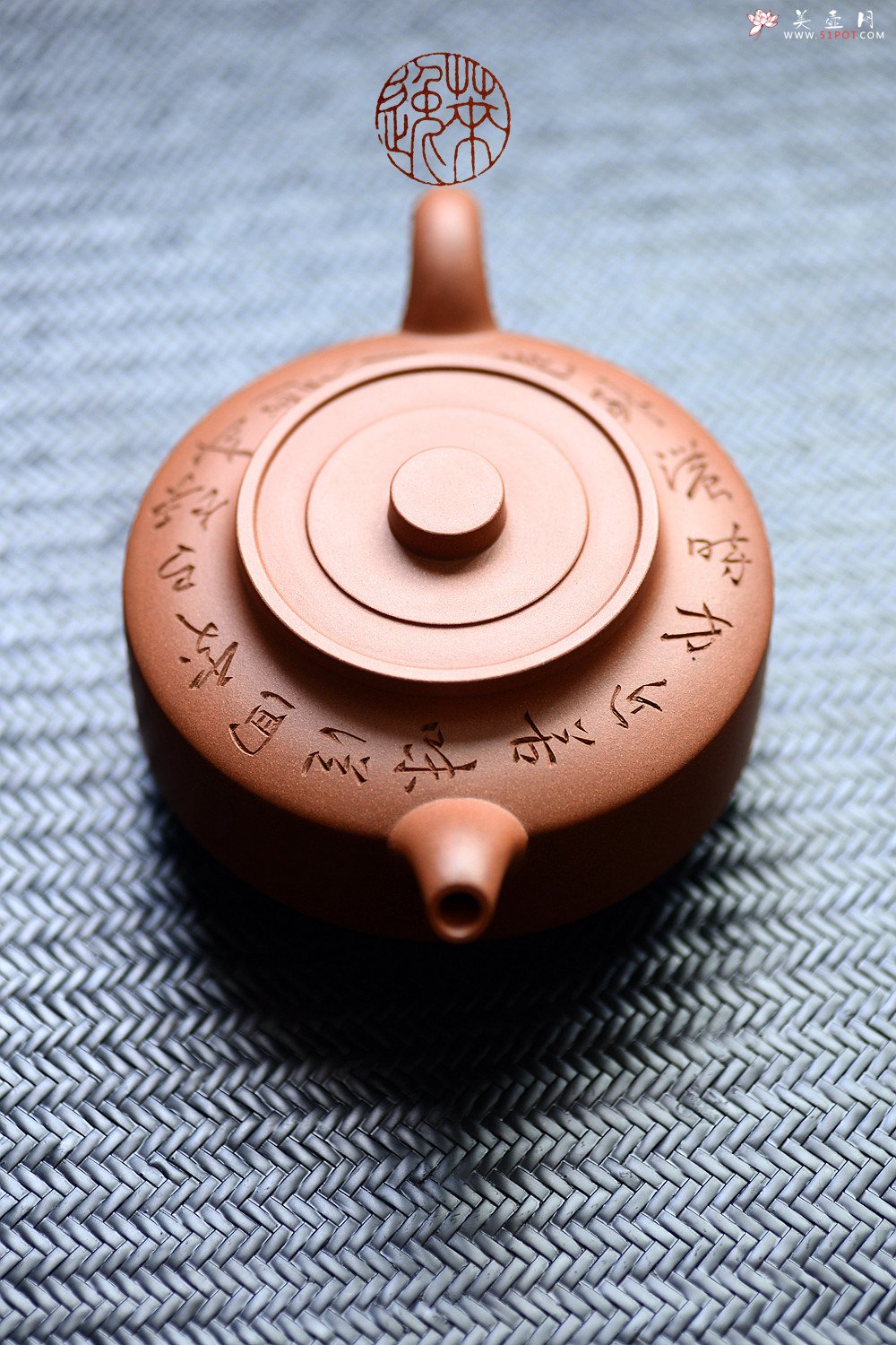 紫砂壶图片：只为茶人 摹古玉成窑周盘 古雅大气 刻绘老辣  - 宜兴紫砂壶网