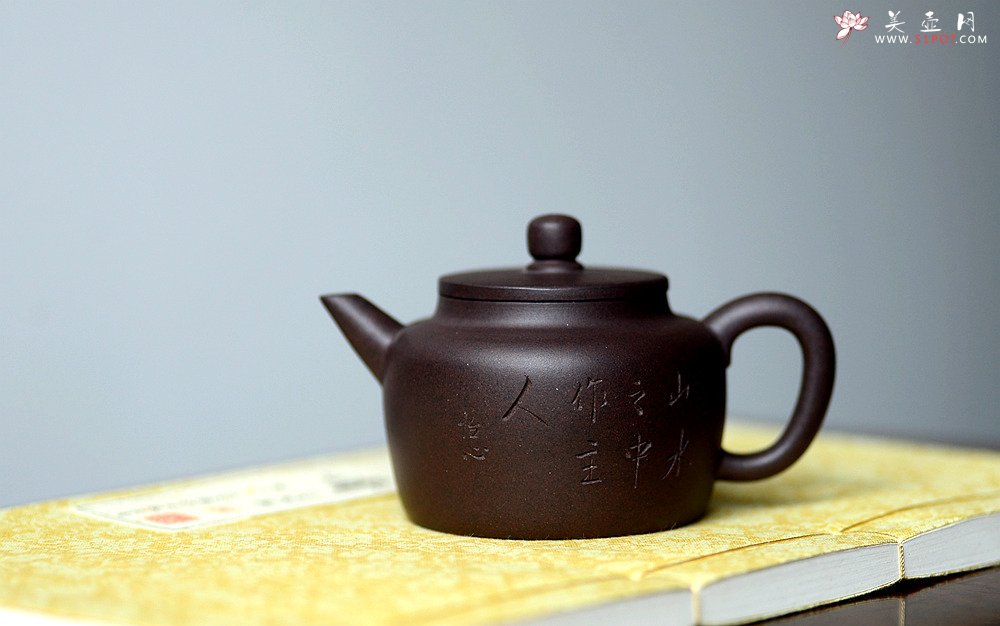 紫砂壶图片：美壶特惠 山水之中作主人 摹古剑流德中 茶人最爱 - 宜兴紫砂壶网