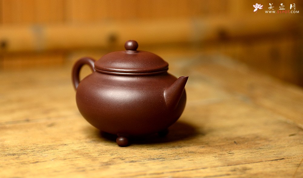 紫砂壶图片：美壶特惠 谭华斌精致作品 三足水平 圆润饱满 俊秀可爱 - 宜兴紫砂壶网