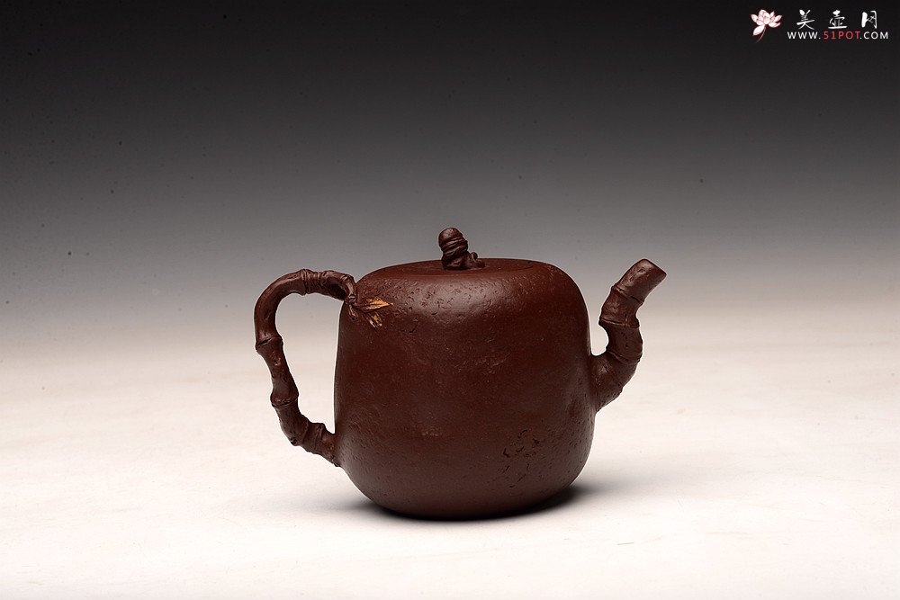 紫砂壶图片：潘丹初全手新作 泥‘玄’系列之玄石 古拙文气  石竹 峥嵘岁月 - 宜兴紫砂壶网