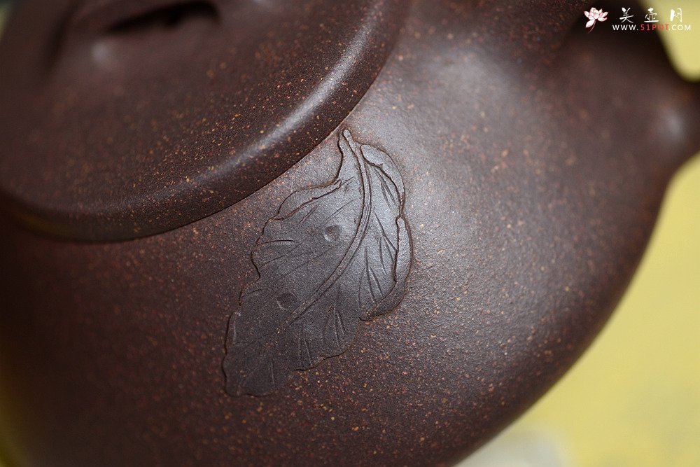 紫砂壶图片：周斌全手力作 知秋精炼刀法 蕉阴浓处烹新茶 全手大口石瓢 高温老紫泥 - 宜兴紫砂壶网