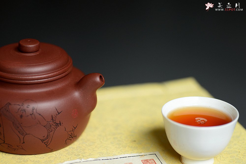 紫砂壶图片：静坐得幽趣 清游快此生 德钟 实用耐品 - 宜兴紫砂壶网