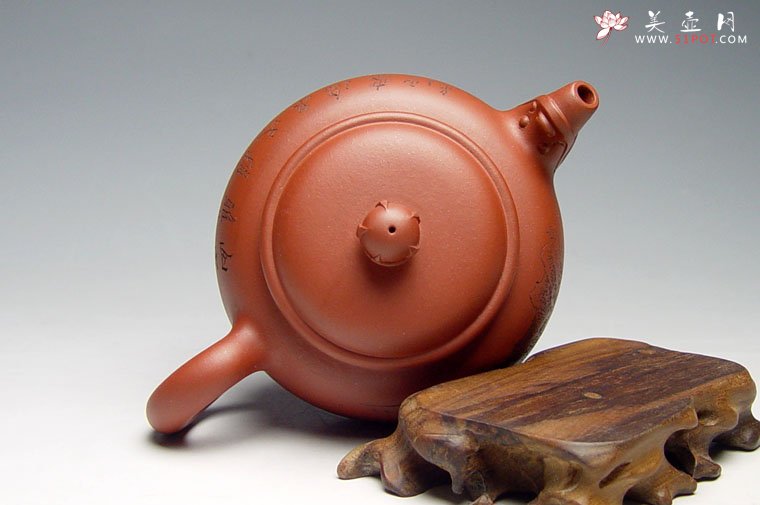 紫砂壶图片：游龙戏珠 - 宜兴紫砂壶网