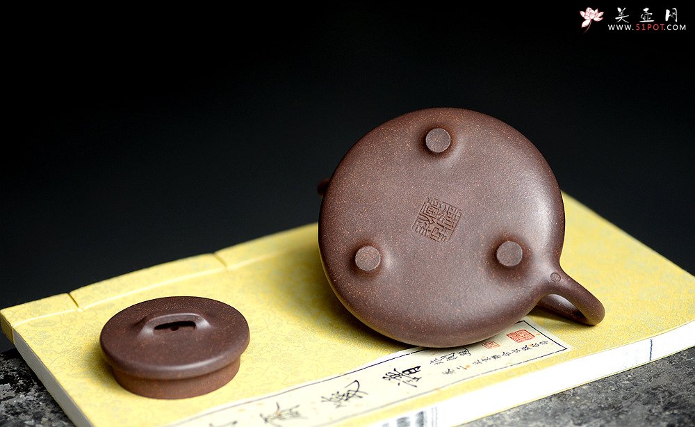 紫砂壶图片：周斌全手力作 知秋精炼刀法 蕉阴浓处烹新茶 全手大口石瓢 高温老紫泥 - 宜兴紫砂壶网