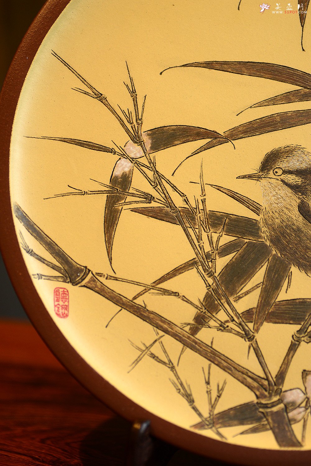 紫砂壶图片：宋画之清雅 张听刚精心之作 花鸟挂盘 文房雅物 传统紫砂着色 - 宜兴紫砂壶网